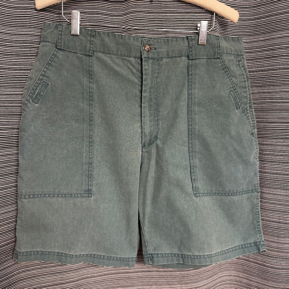 Men’s Bugle Boy Company Green Distressed Cotton Blend Shorts Size 36W